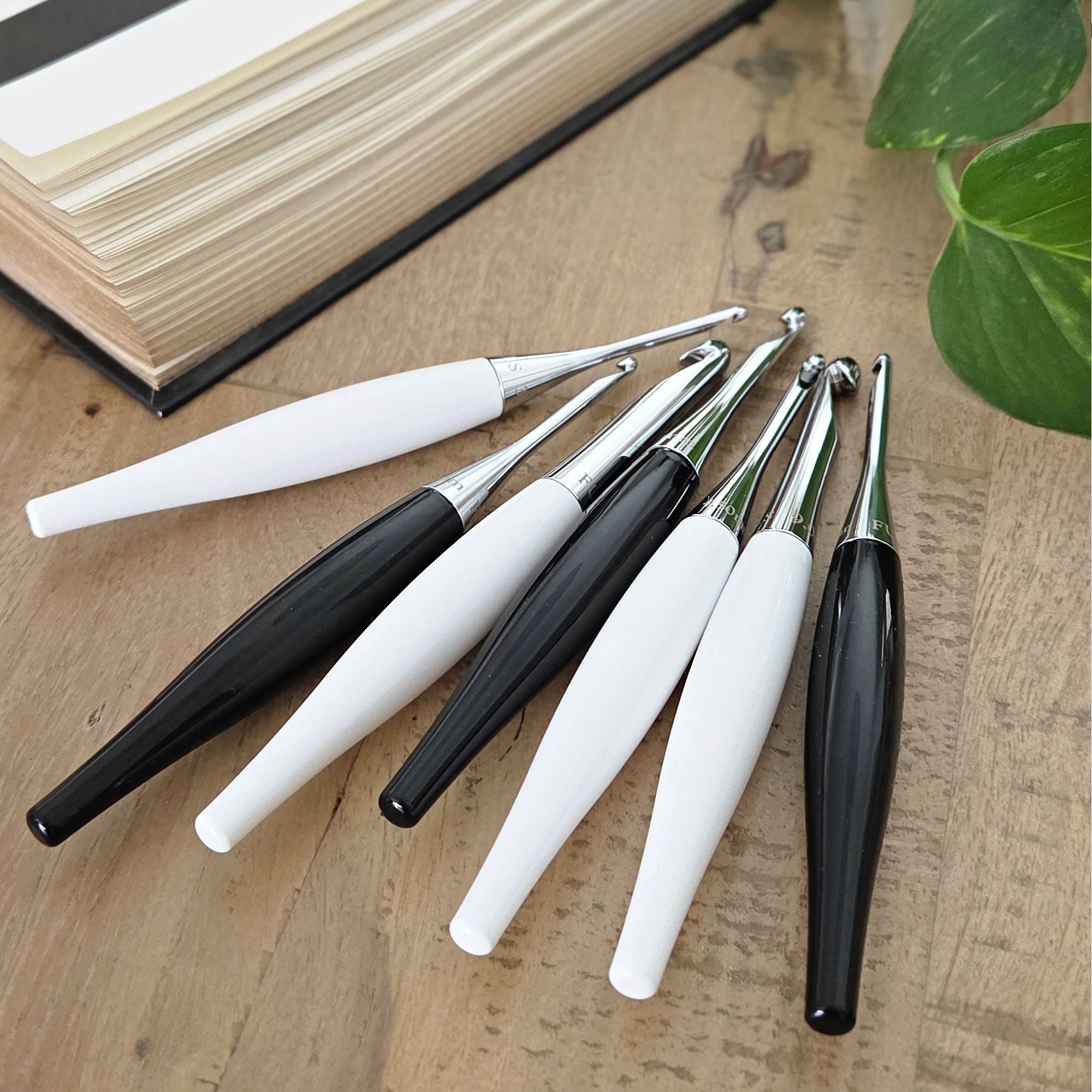 Odyssey® II Crochet Hook in Quartz Odyssey II FurlsCrochet 